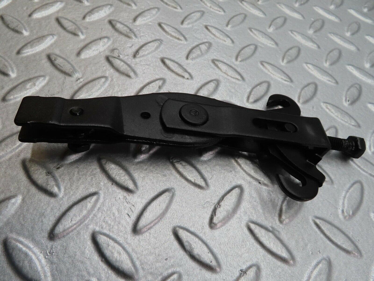 16505 Mercedes-Benz W124 260E Handbrake Regulator