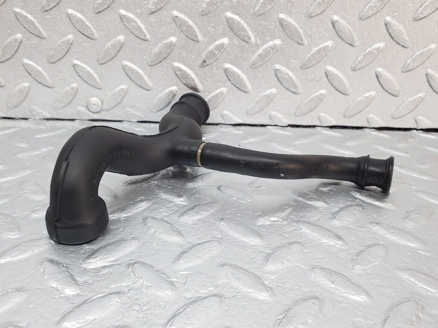 45381 Mercedes-Benz 280E M110.983 Air Intake Pipe 1100944382 1100942882