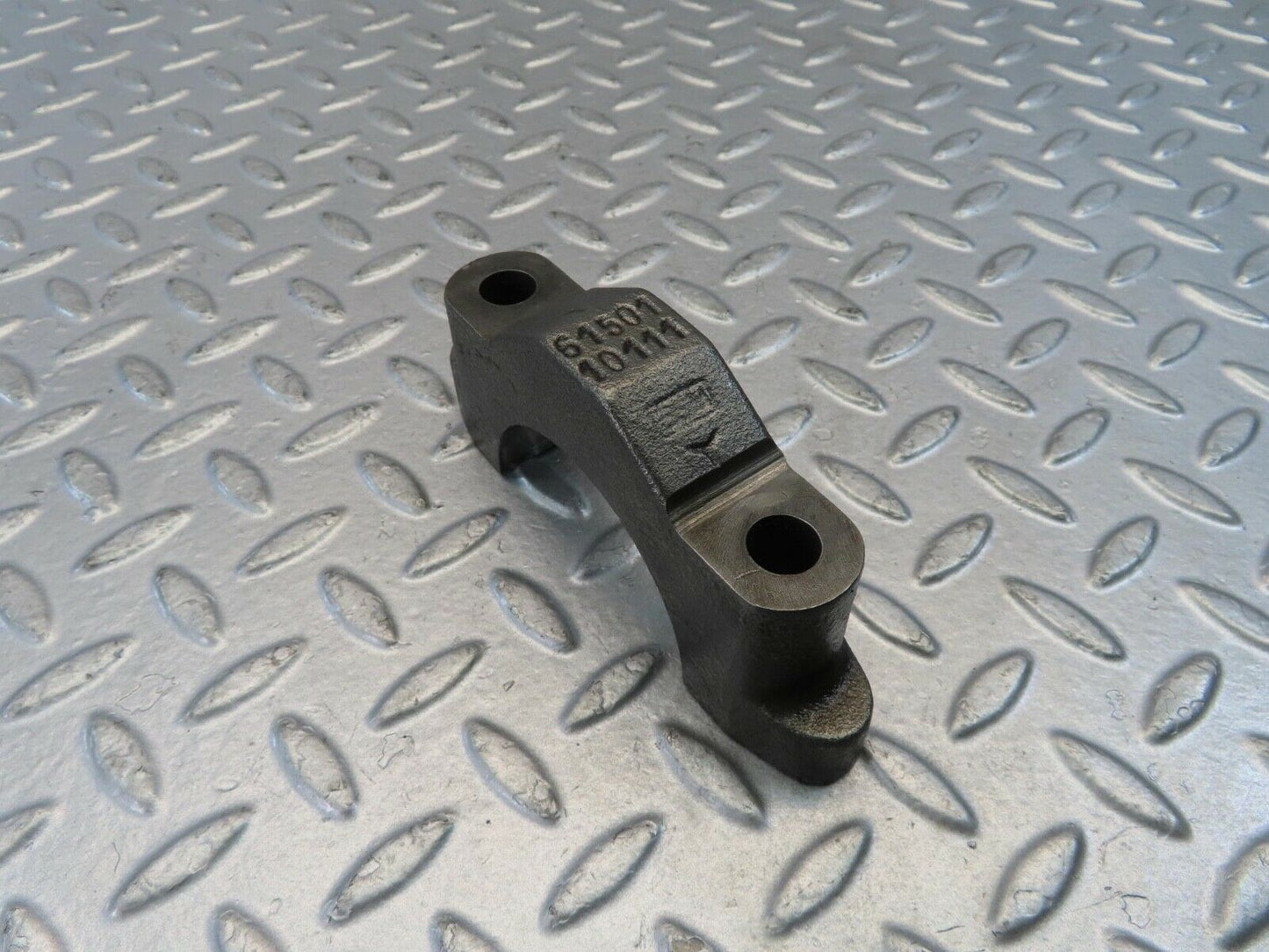 10992 Mercedes-Benz W115 220D Crankshaft Bearing Holder Block 6150110111