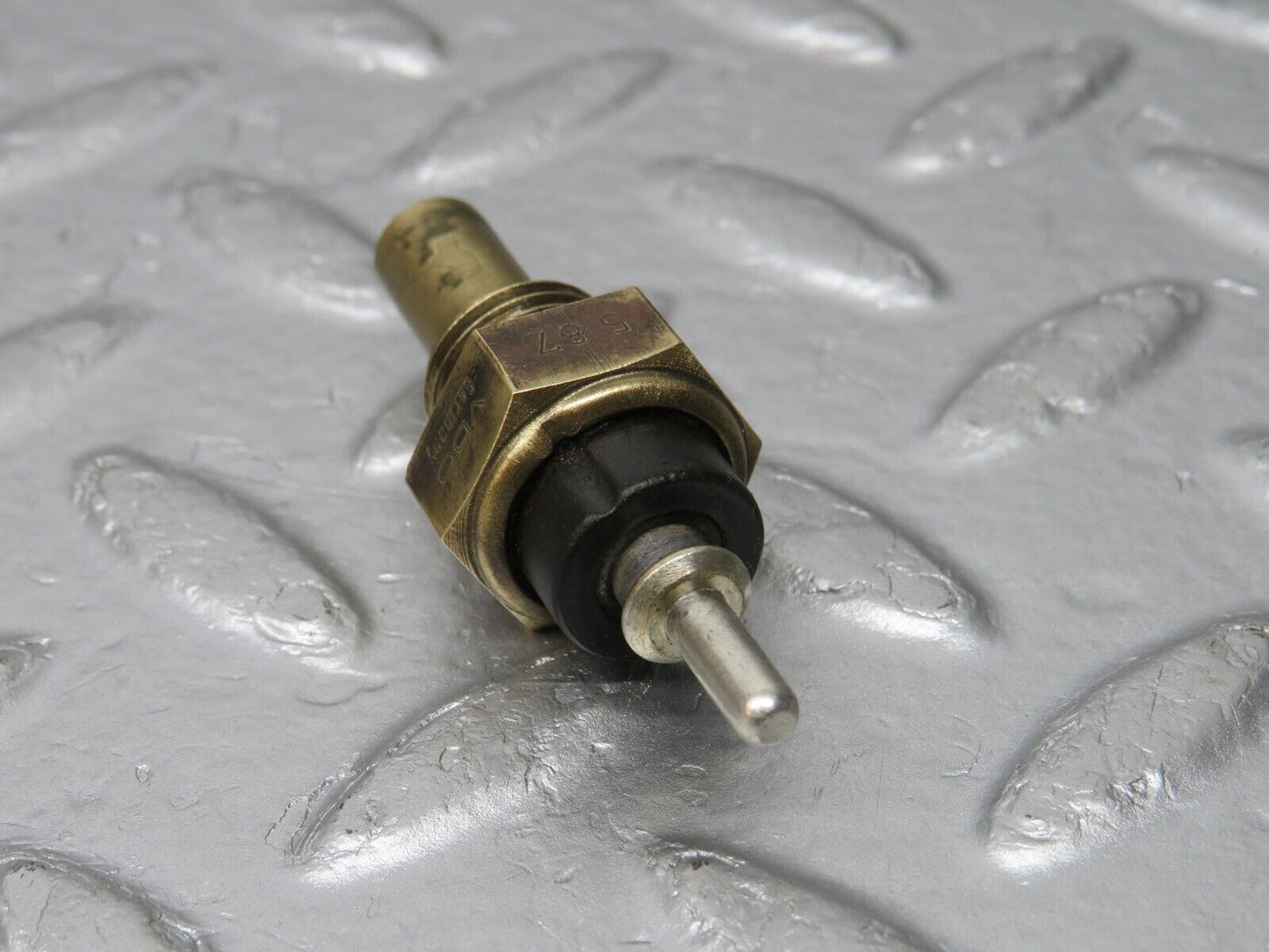32676 Mercedes-Benz S124 300TE Wagon Coolant Temperature Sensor VDO 0055421017