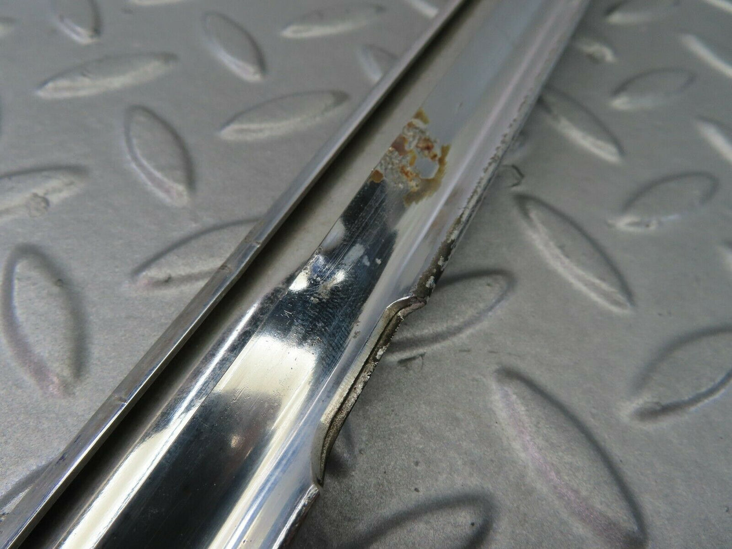 7287 Mercedes-Benz W116 450SE Rear Right Door Chrome Trim