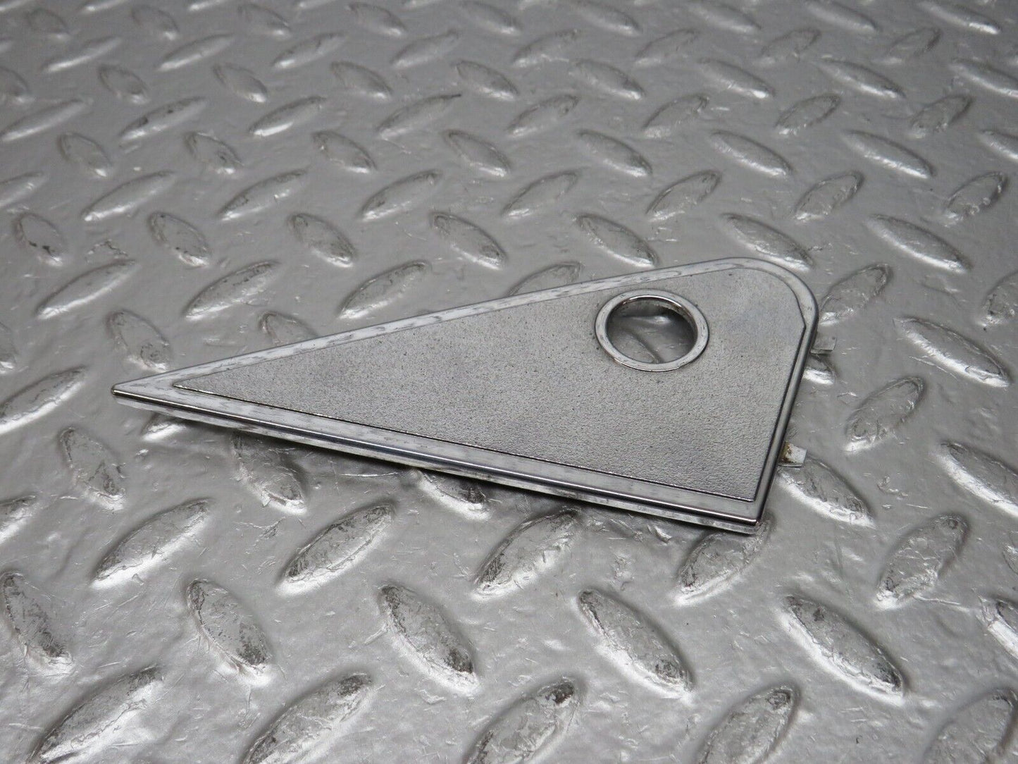 30997 Mercedes-Benz W123 200D Mirror Triangle Cover Left 1237250711