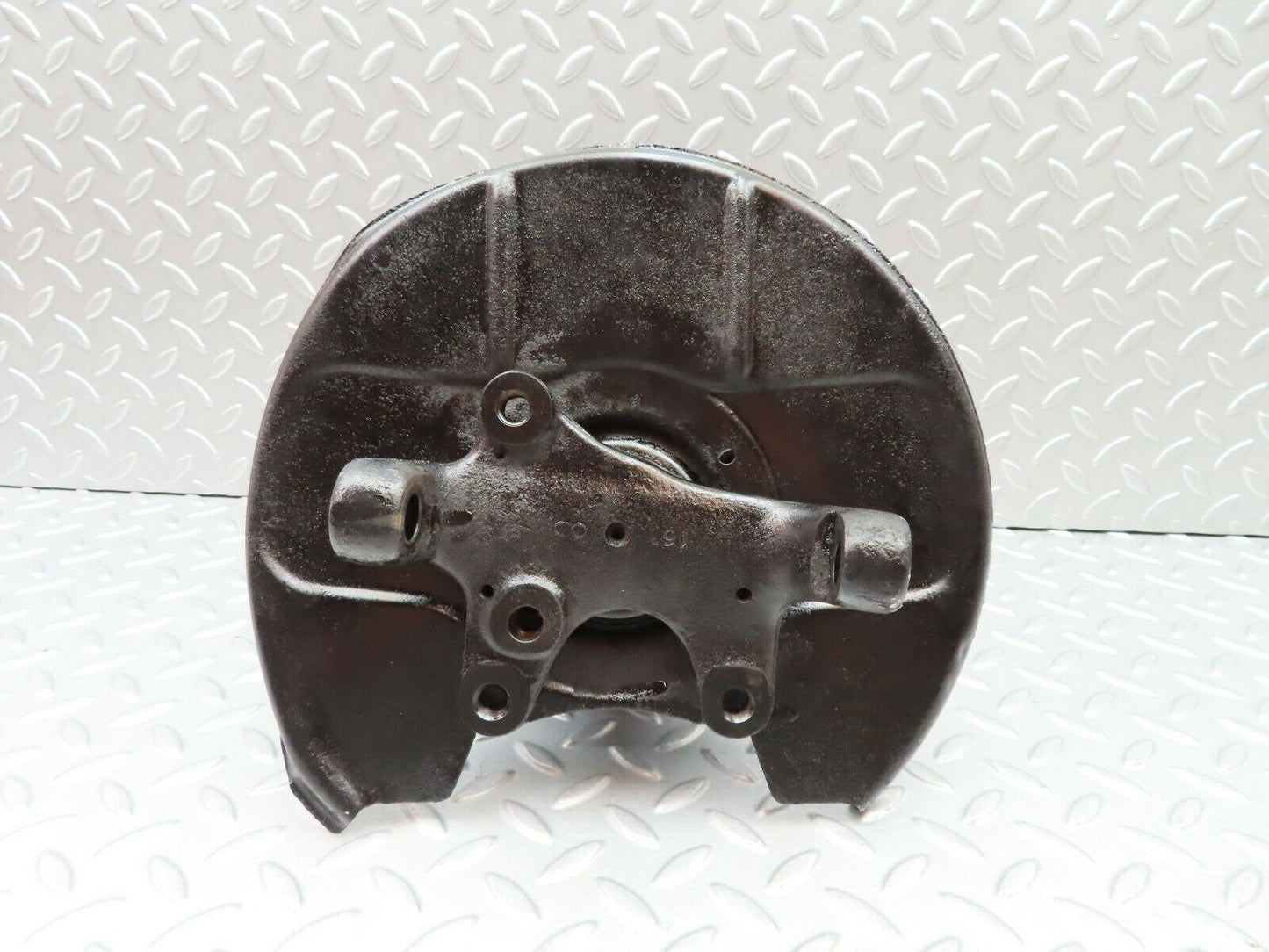 5521 Mercedes-Benz W114 280CE Front Left Wheel Hub