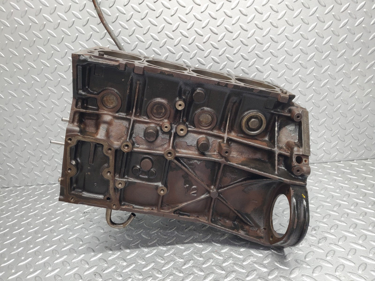 W124 Wagon engine block used OEM