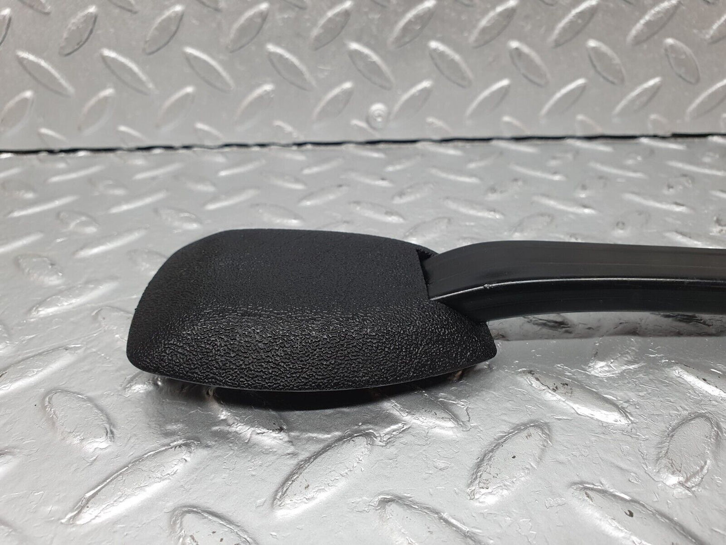 41415 Mercedes-Benz W124 200E Seat Belt Runner Pair