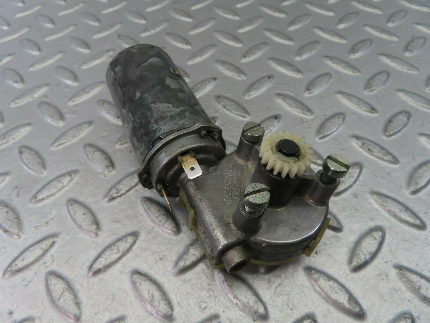 9246 Mercedes-Benz C124 300CE Coupe Seat Belt Motor Left 0390206695