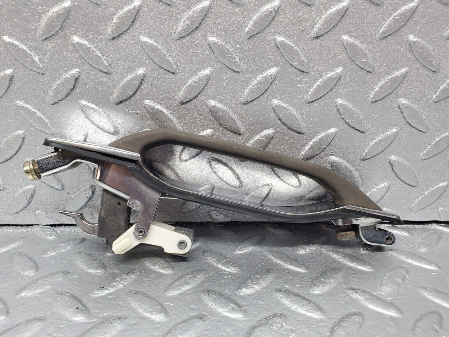 45647 Mercedes-Benz W126 420SE Rear Left Door Exterior Handle 1267600059