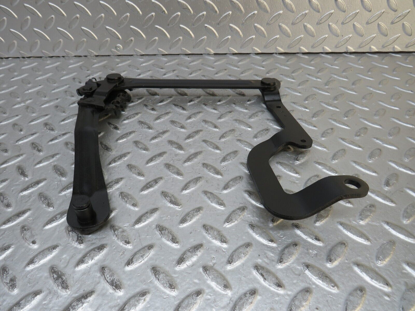 28788 Mercedes-Benz W123 230E Bonnet Hinge Right Side
