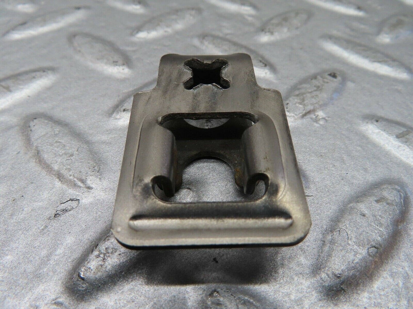 20056 Mercedes-Benz R129 300SL Coupe Fuel Injector Bracket