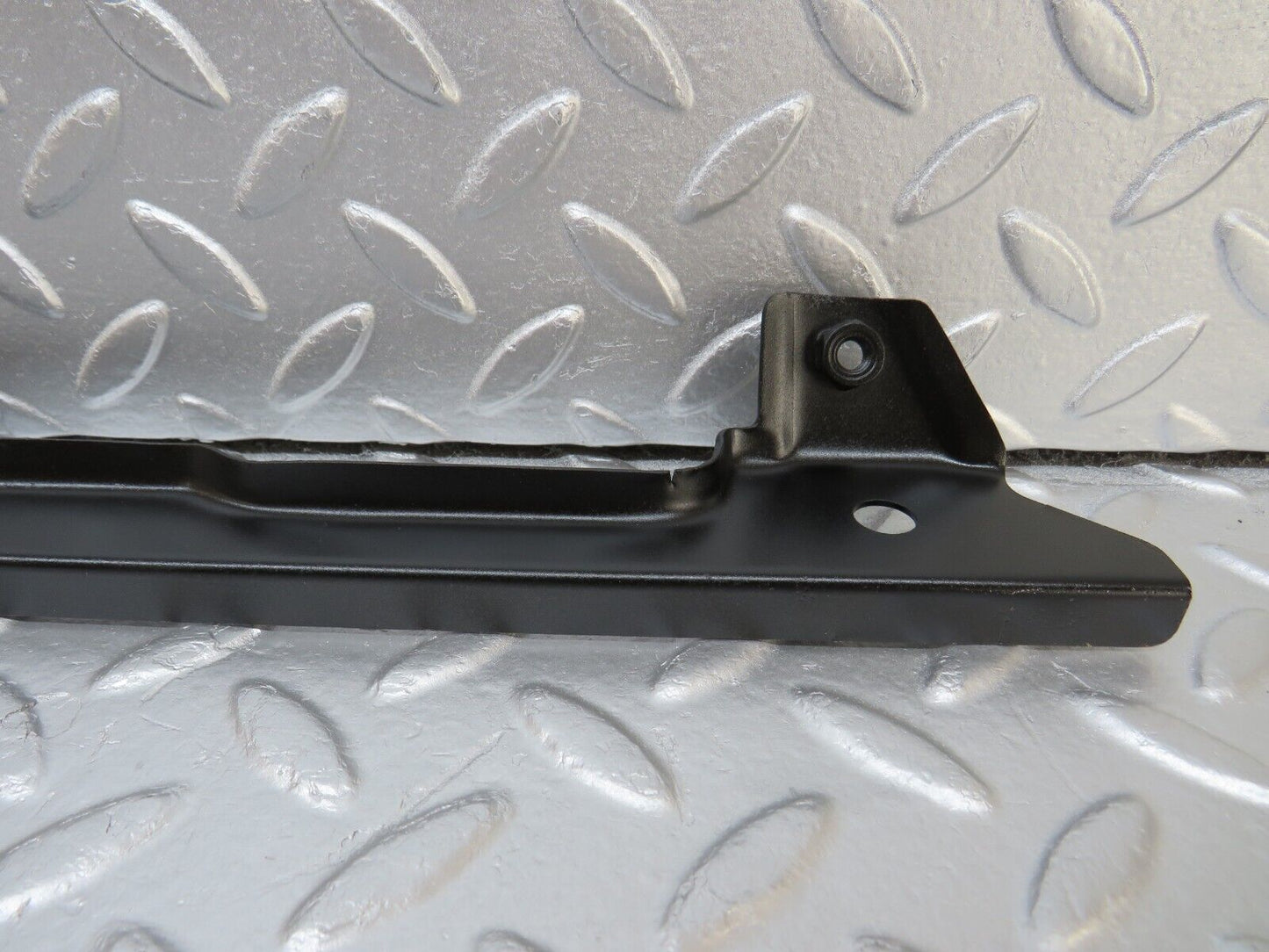 34610 Mercedes-Benz C126 380SEC Coupe Rear WIndow Channel Support Left Side