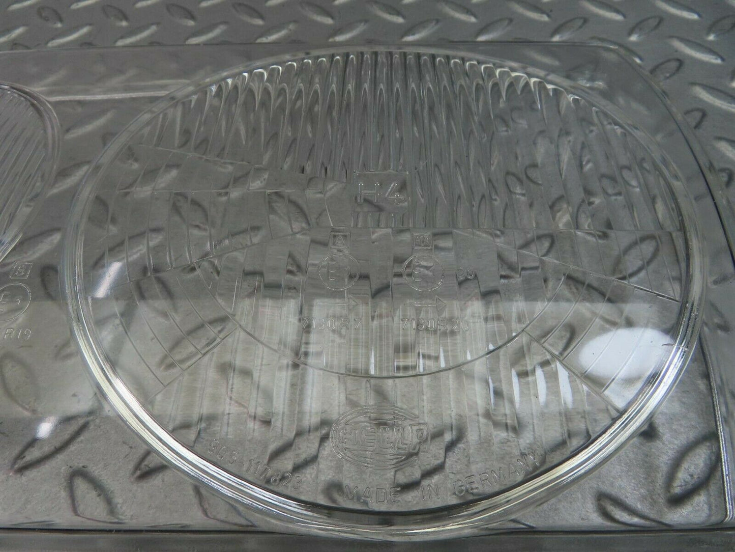 8471 Mercedes-Benz W123 Headlight Lens Hella Left