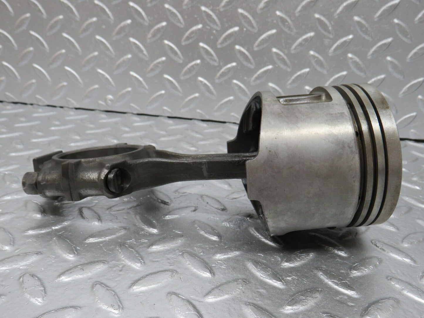 33037 Mercedes-Benz C107 R107 350 V8 Piston With Connecting Rod 92mm 11607