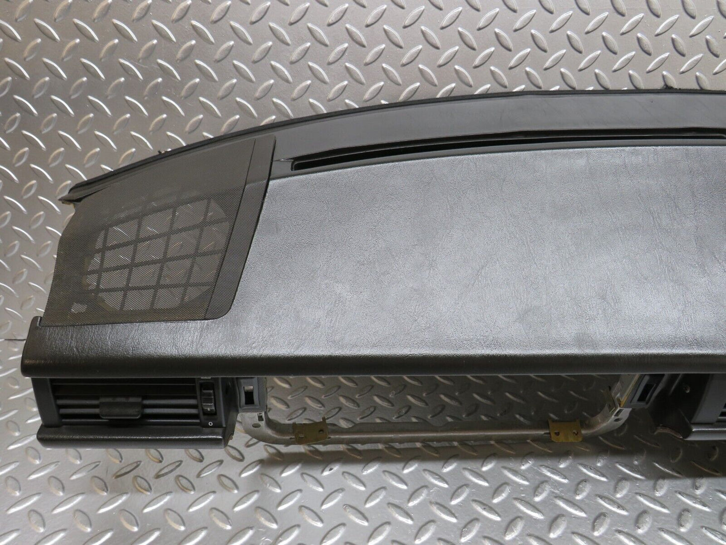 26620 Mercedes-Benz C124 220CE Coupe Dashboard Black