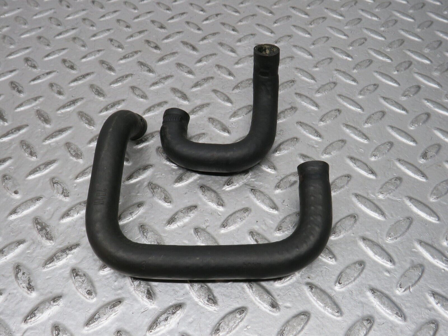 28847 Mercedes-Benz W123 230E Radiator Hose Pipe Pair 1238320294 1238320194