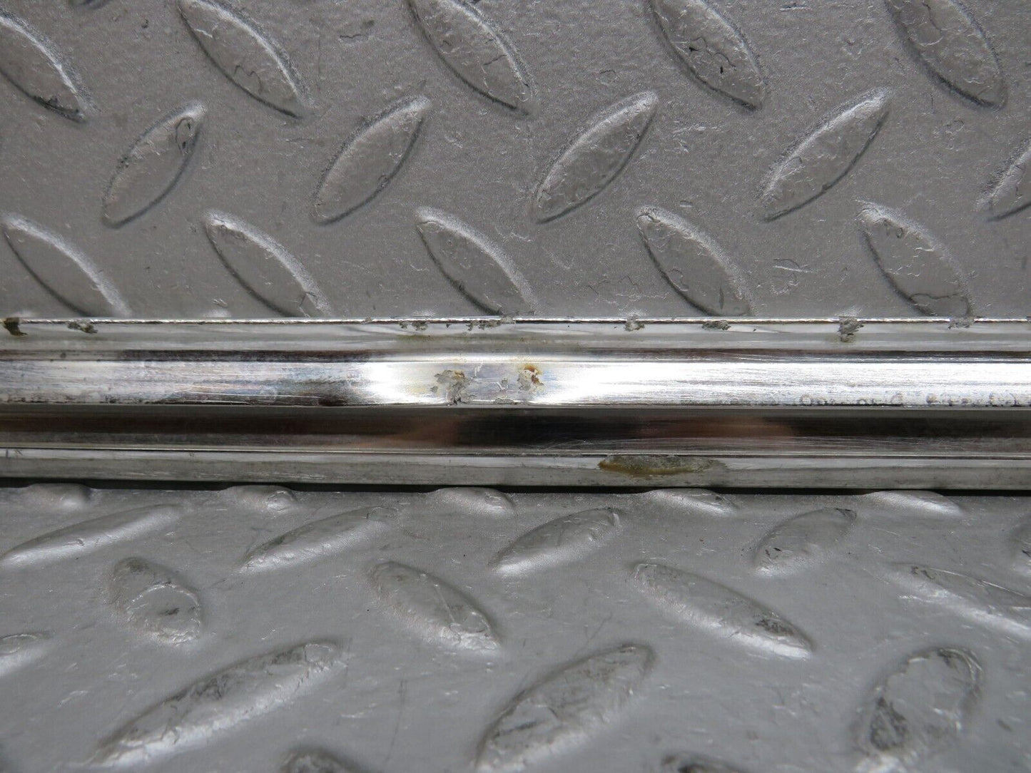 37312 Mercedes-Benz W109 300SEL Front Right Door Chrome Moulding Trim