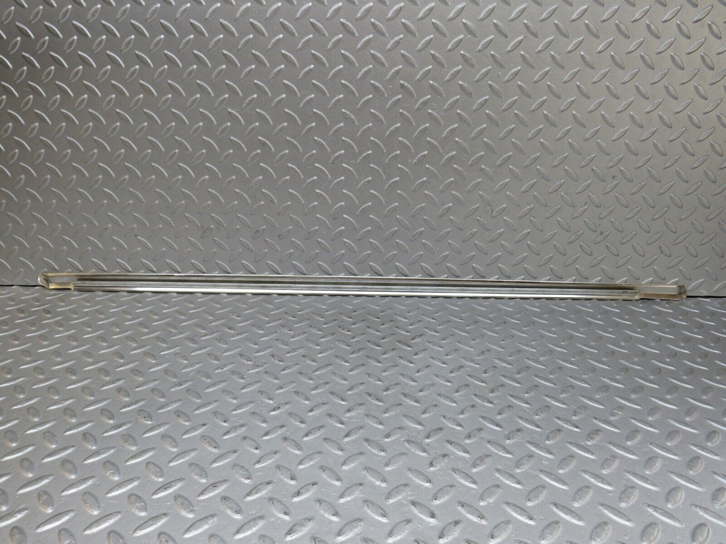 36293 Mercedes-Benz W126 420SE Rear Right Door Chrome Moulding Trim