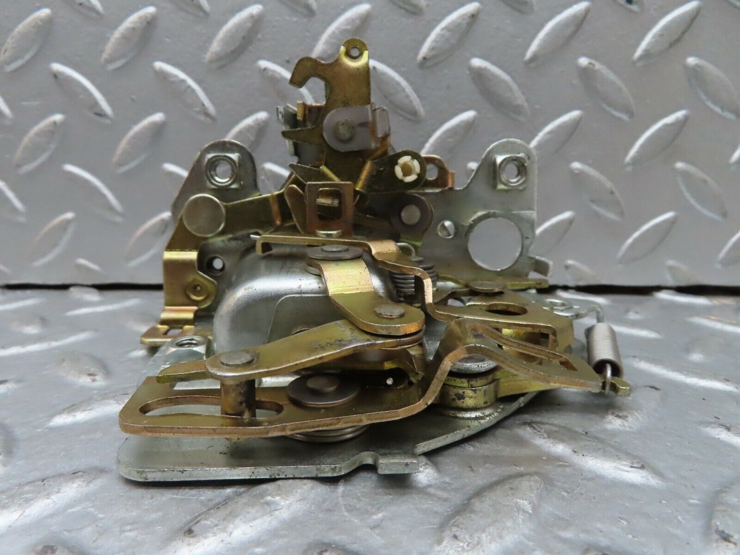19153 Mercedes-Benz W123 300D Rear Right Door Lock Mechanism 1237330208