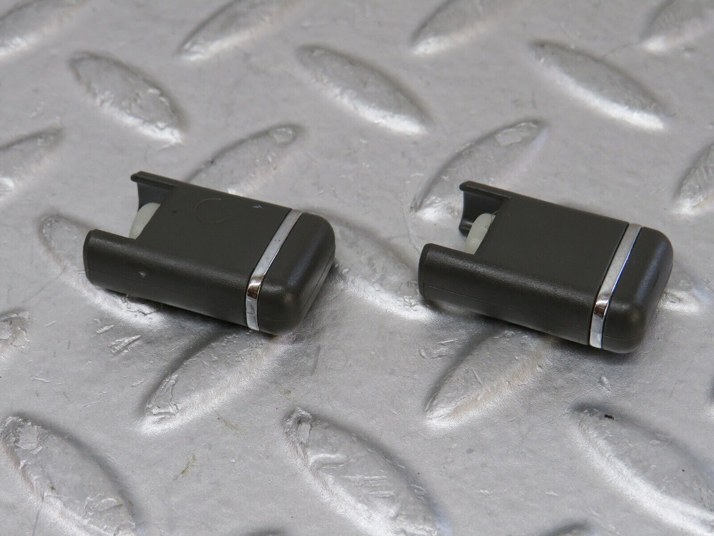 35132 Mercedes-Benz W221 Door Lock Knob 2x
