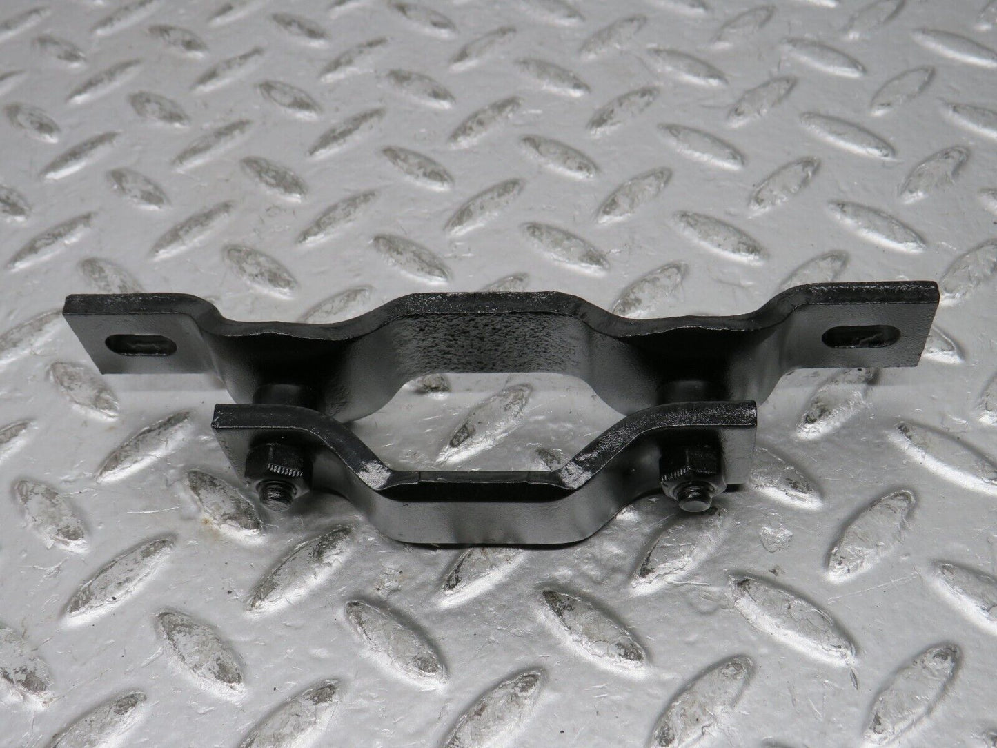31994 Mercedes-Benz W123 230E Engine Mount Bracket Front