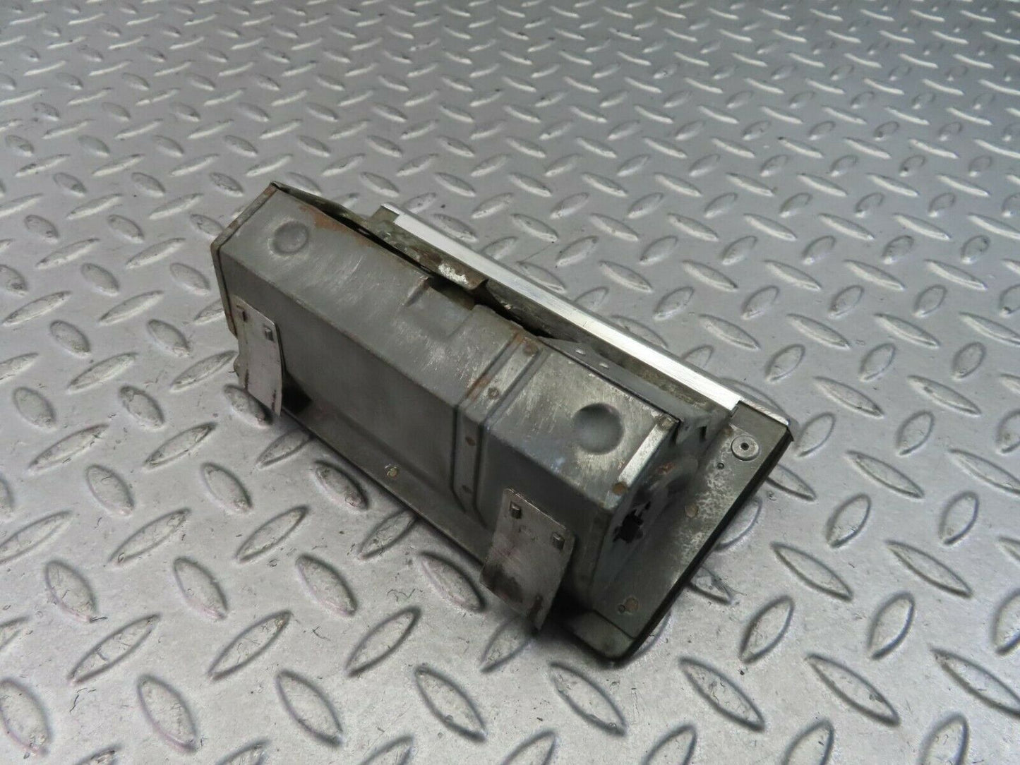 8696 Mercedes-Benz W114 Ashtray