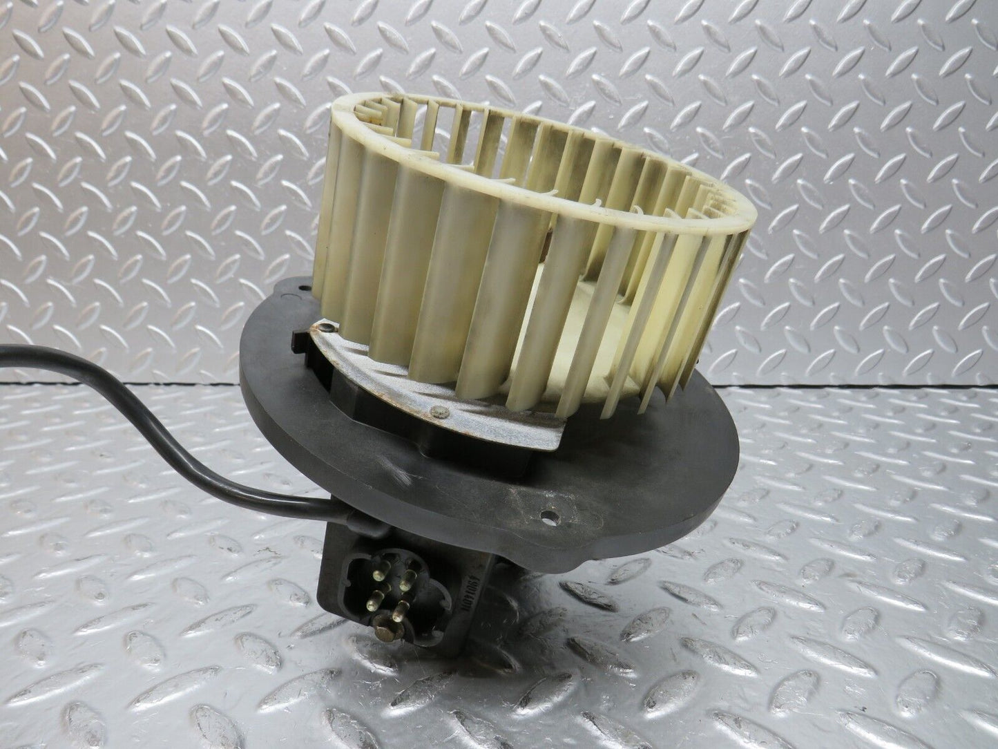 31081 Mercedes-Benz W123 200D  Heater Blower Motor