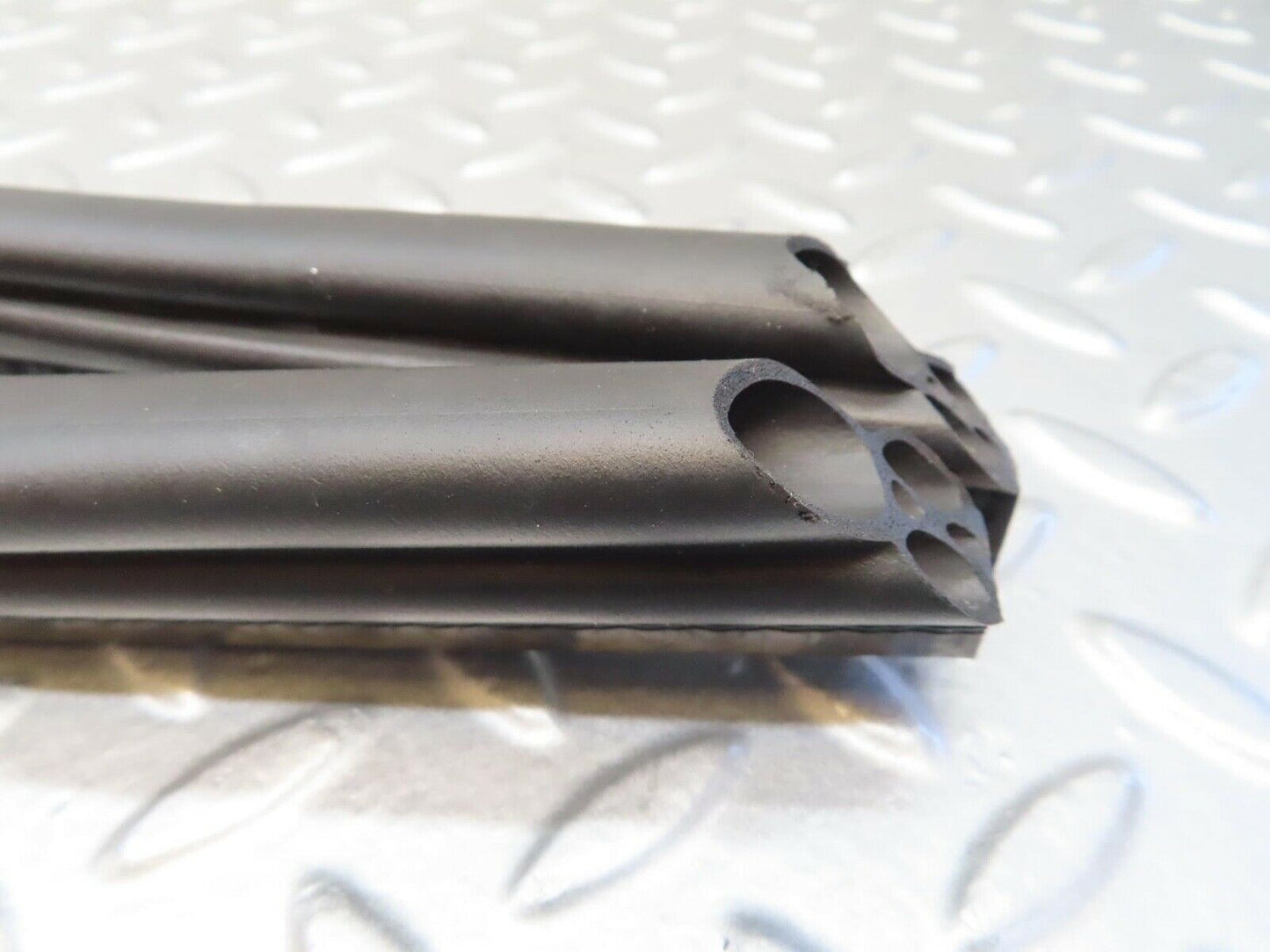 15181 Mercedes-Benz W140 S320 Firewall Bulkhead Rubber Seal