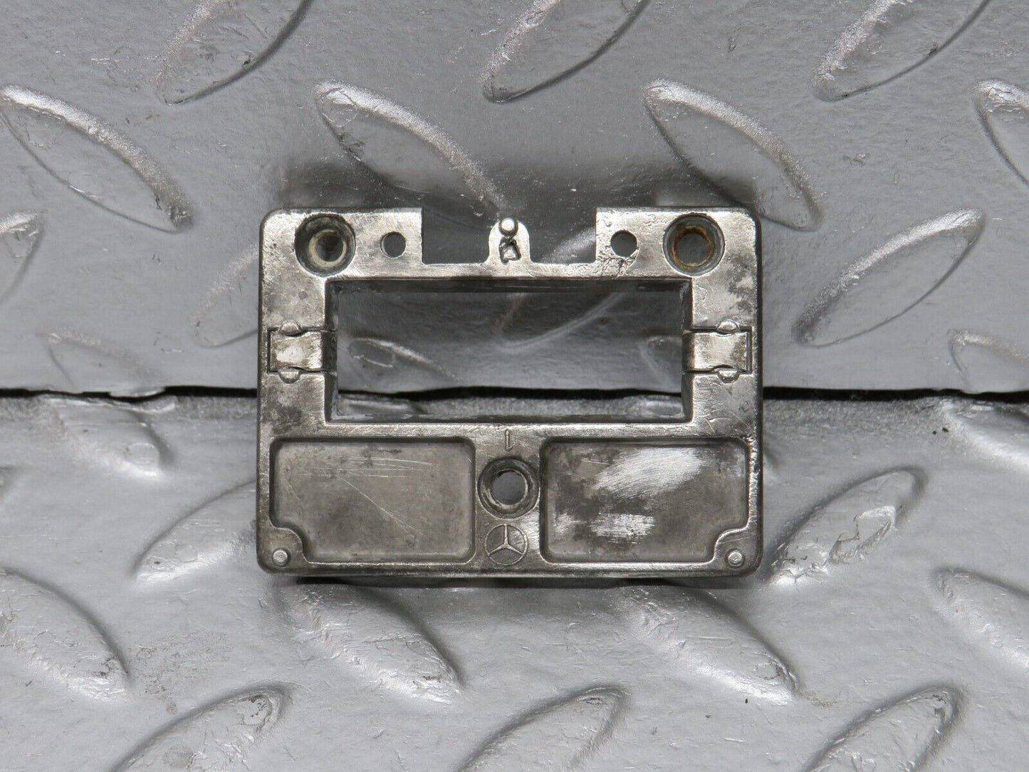 34353 Mercedes-Benz C126 380SEC Coupe Rear View Mirror Mount Bracket