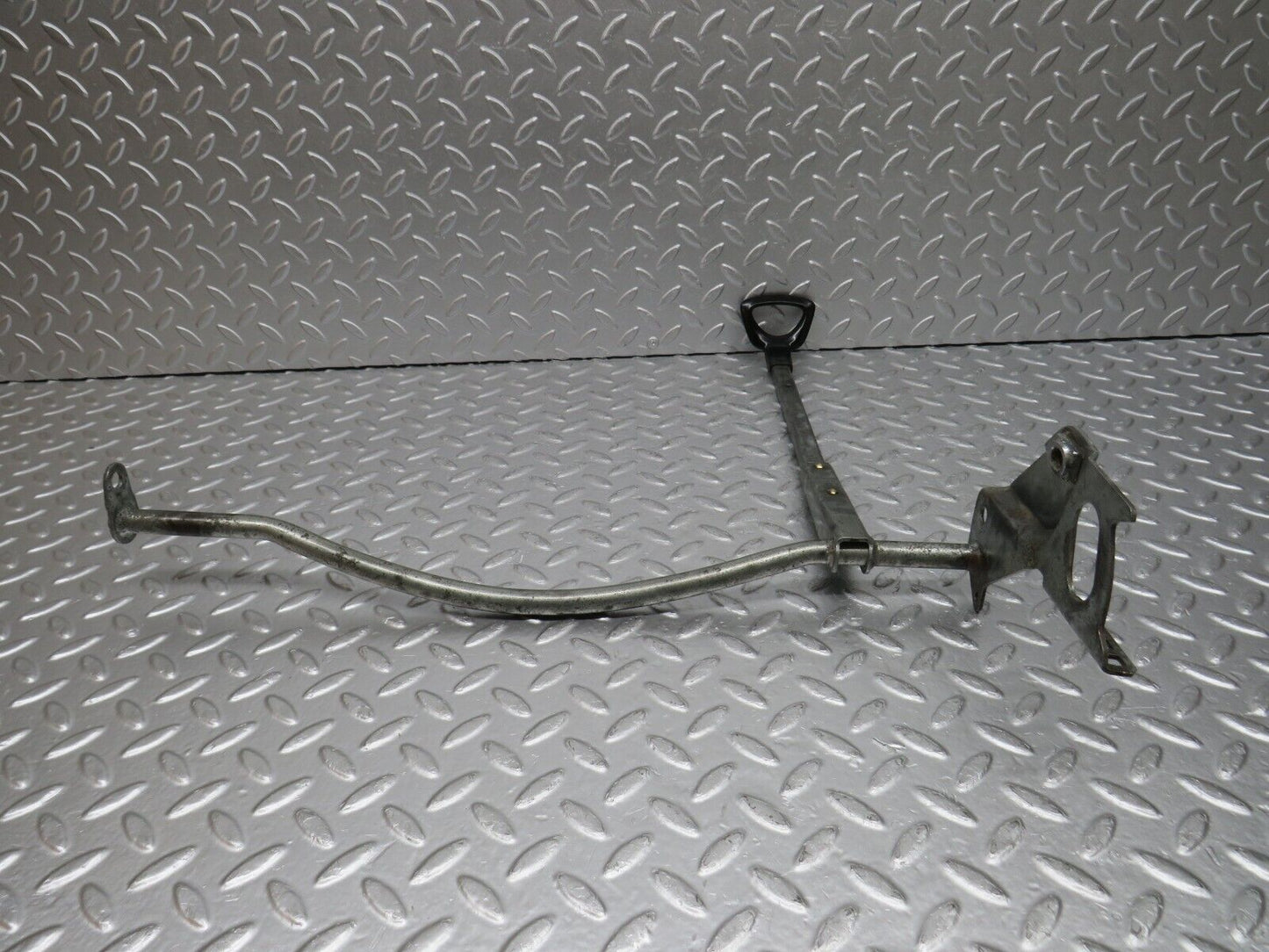 33204 Mercedes-Benz C107 R107 Front Left Seat Sliding Adjust Handle