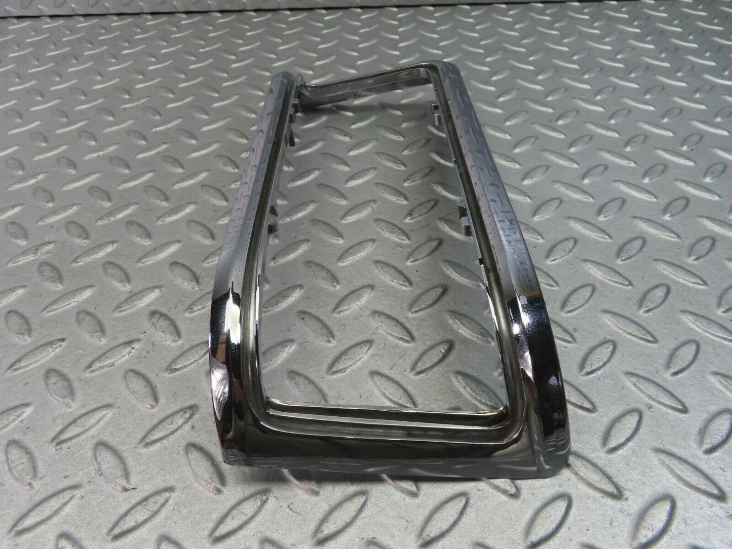 8508 Mercedes-Benz W115 Tail Light Chrome Frame Left 1158260159