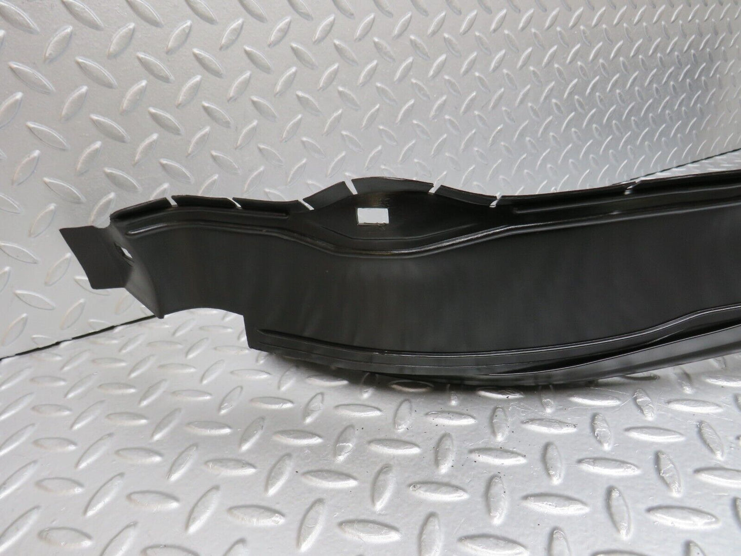 39025 Mercedes-Benz W201 190E Inner Mudguard Panelling Front Left 2018841135