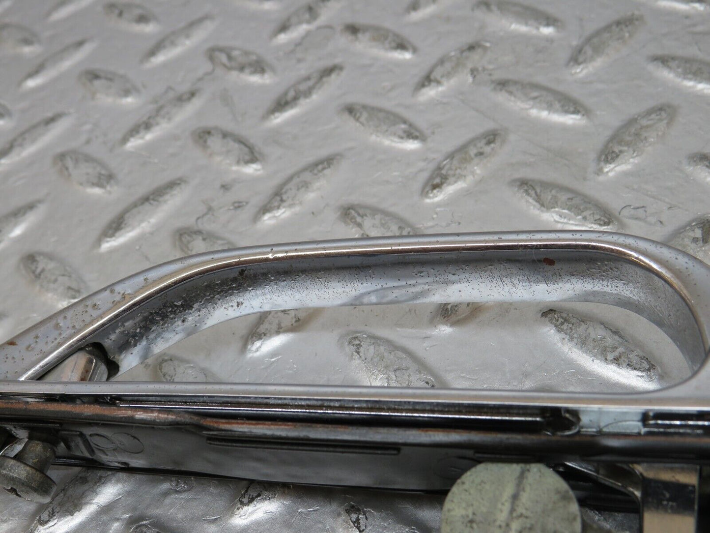 26081 Mercedes-Benz W116 450SE Chrome Door Handle Fr. Right No Key 1167600159