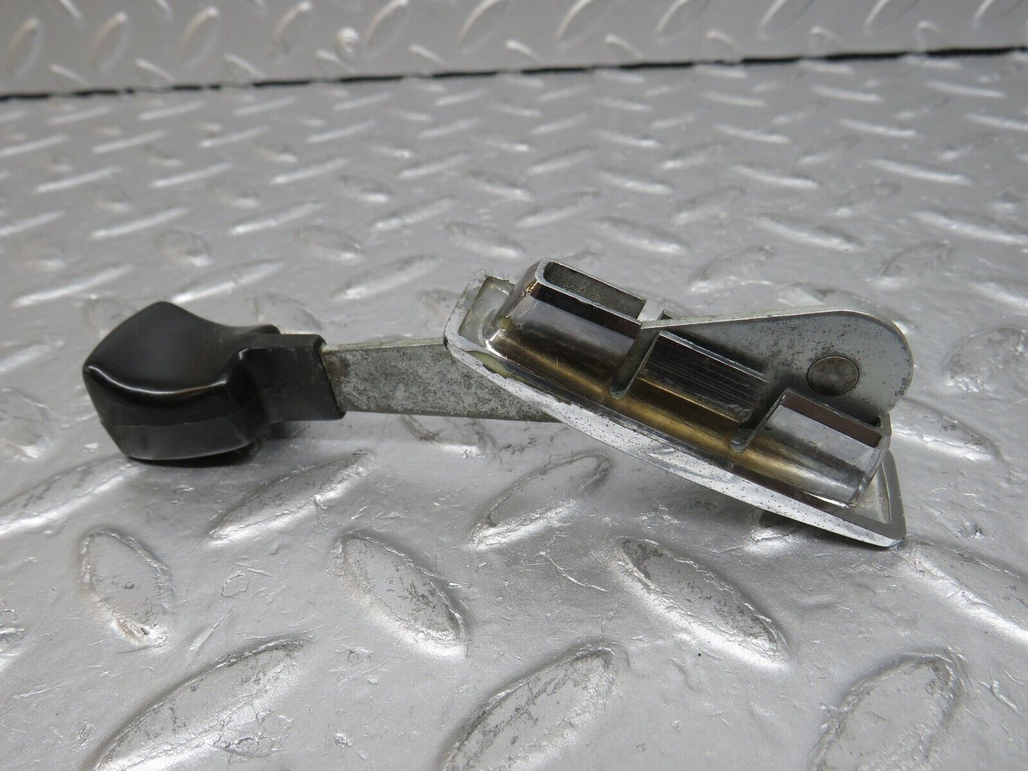 33183 Mercedes-Benz R107 Left Seat Folding Lever