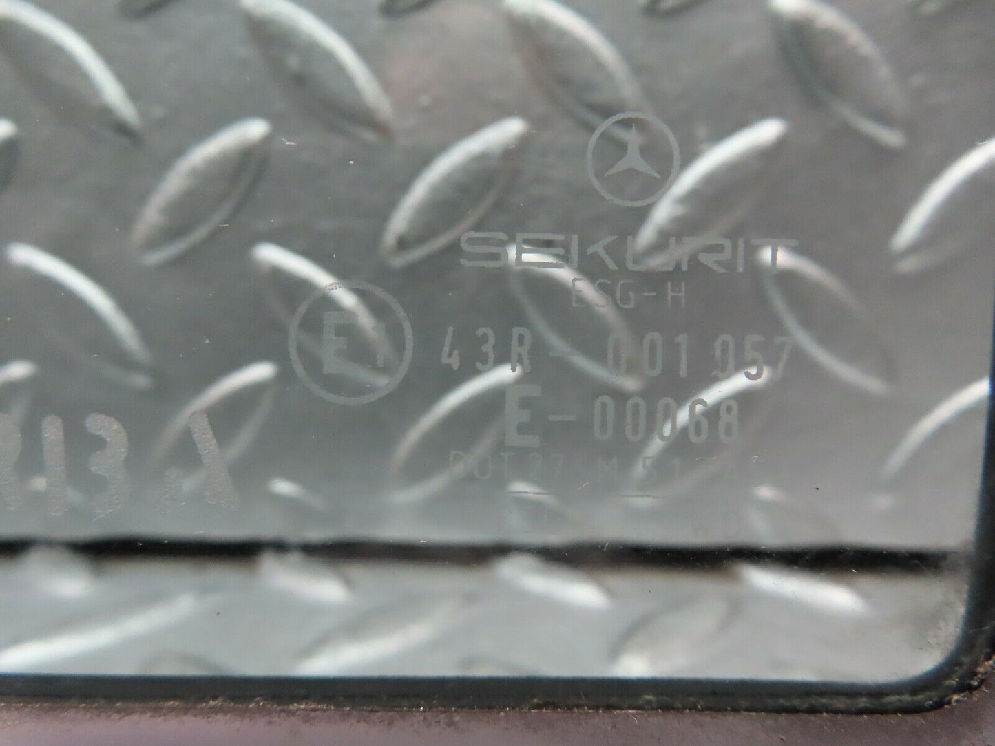 21354 Mercedes-Benz W123 230E Rear Right Quarter Window Glass 1237350224