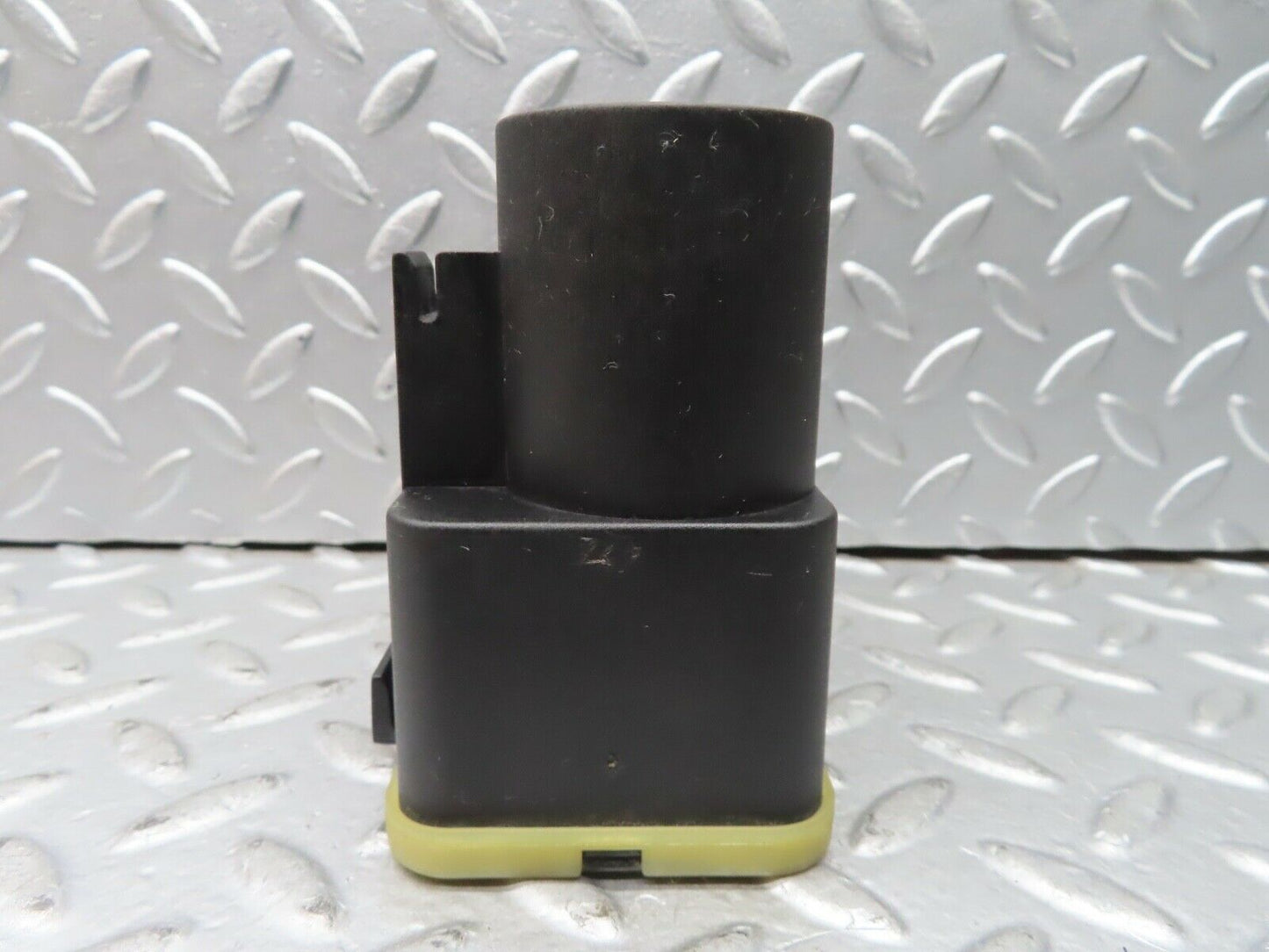 21617 Mercedes-Benz W126 300SE Central Locking Vacuum Pump 0008000948