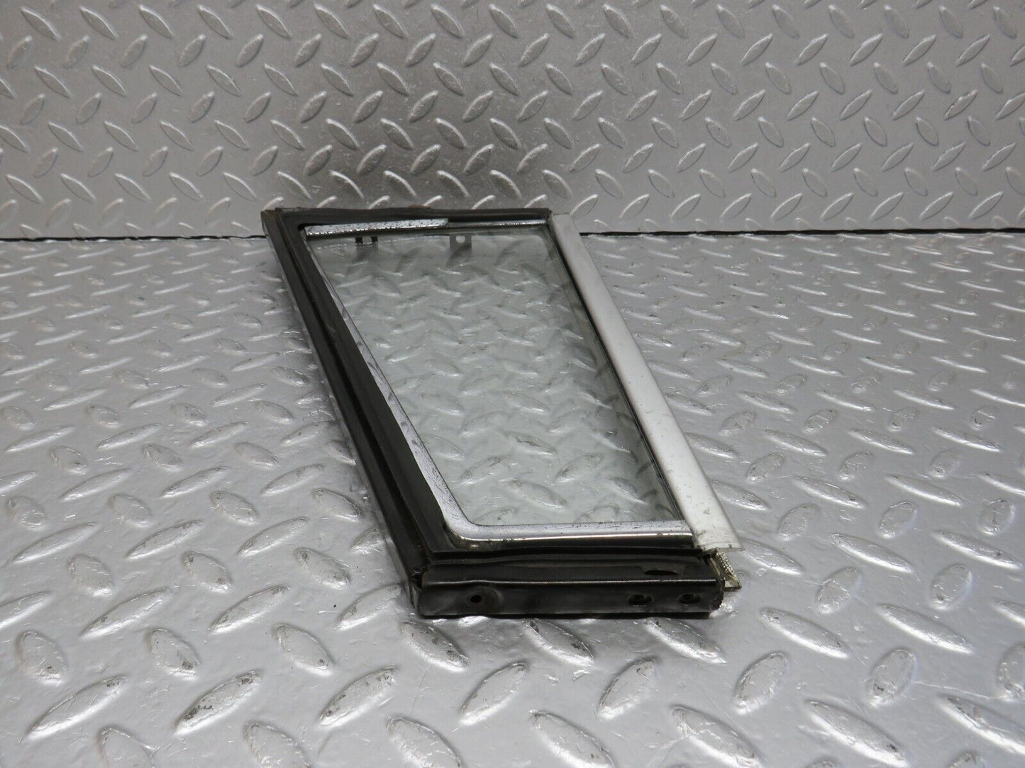 40500 Mercedes-Benz W110 230 Front Right Quarter Window