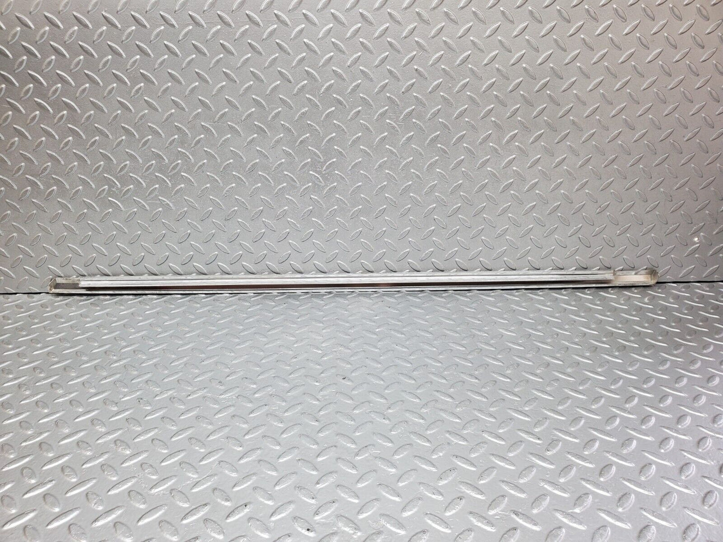 45811 Mercedes-Benz W126 420SE Rear Left Door Chrome Moulding Trim