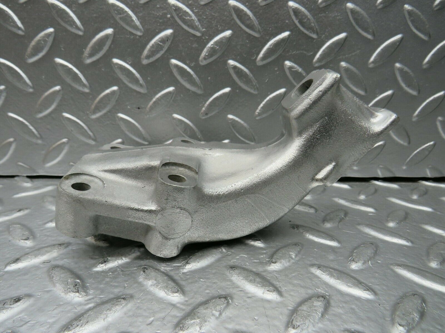 22833 Mercedes-Benz C107 450SLC Engine Mount Bracket Left Side 1162234604