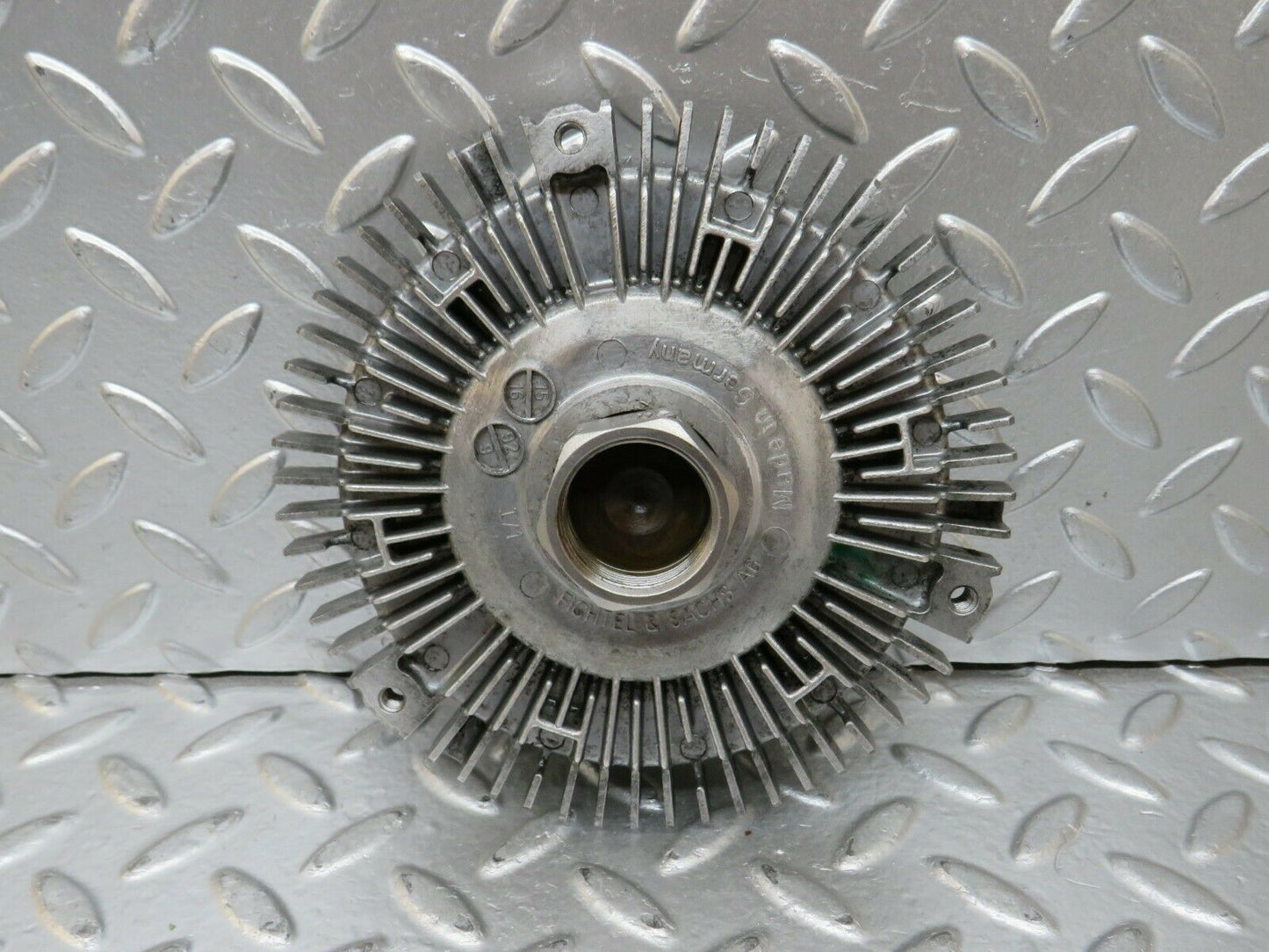 24331 Mercedes-Benz S124 220TE Wagon Engine Cooling Fan Clutch