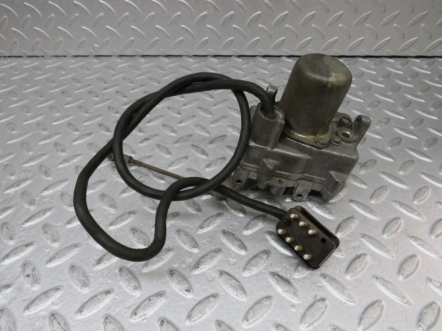 35436 Mercedes-Benz R107 280SL Cruise Control Actuator 0025458632
