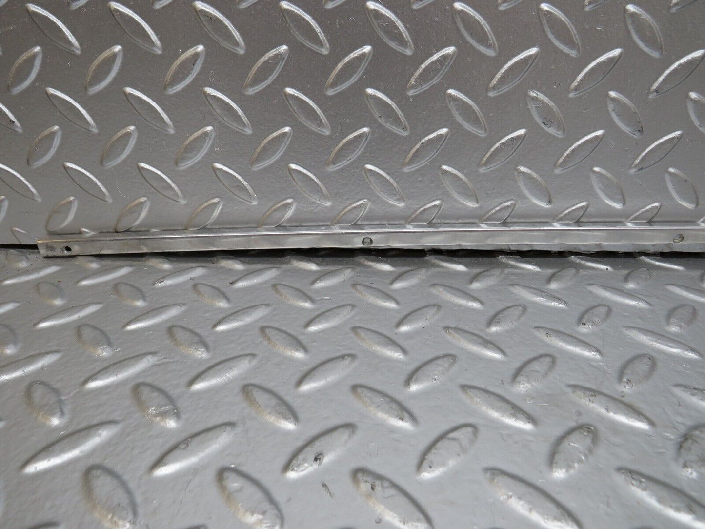 26360 Mercedes-Benz W116 450SE Sunroof Chrome Trim