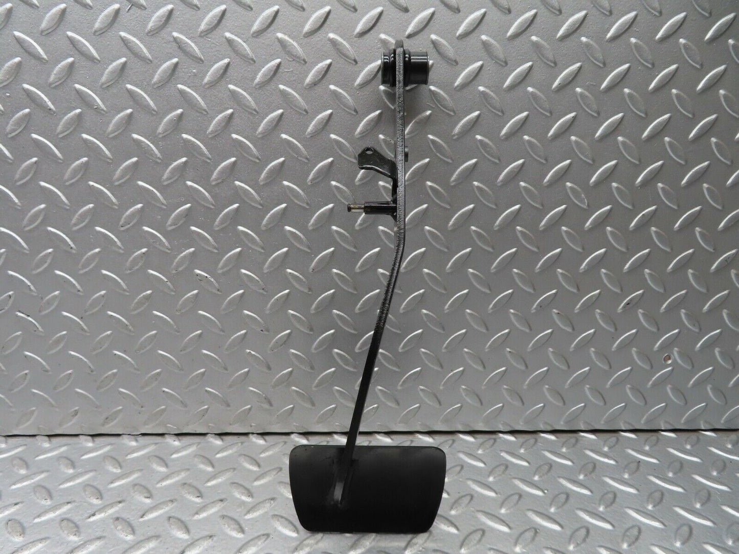19515 Mercedes-Benz C140 CL420 Coupe Brake Pedal