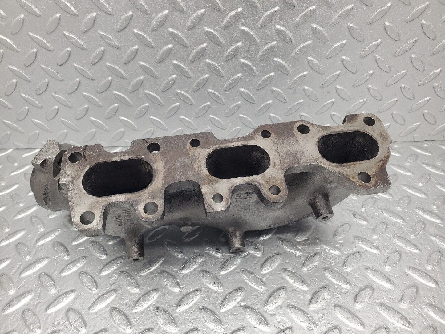 46165 Mercedes-Benz W124 280E Exhaust Manifold Cylinder 1-3 1041422601