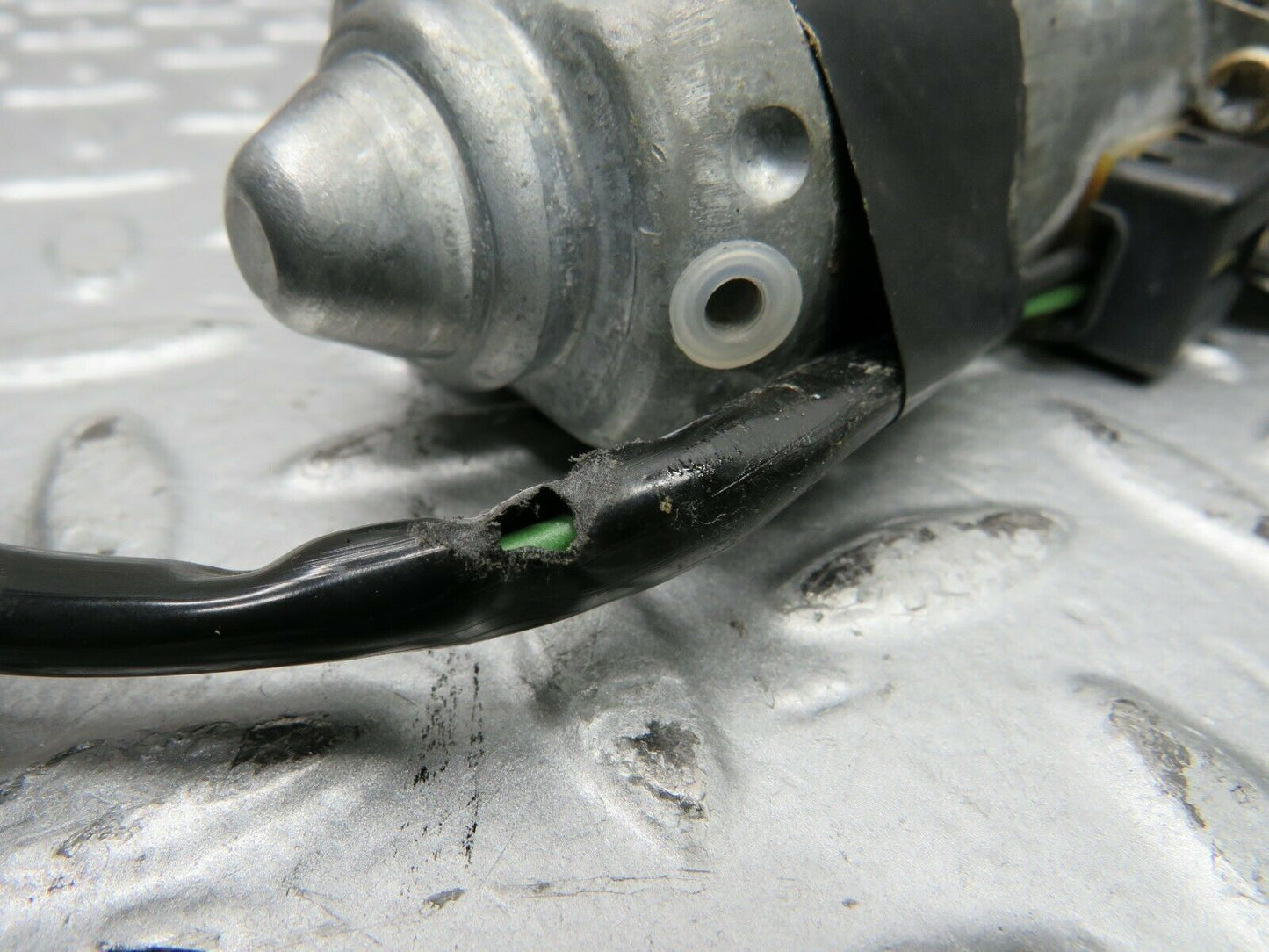 21993 Mercedes-Benz S123 280TE Window Regulator Motor Front Left 0130821018