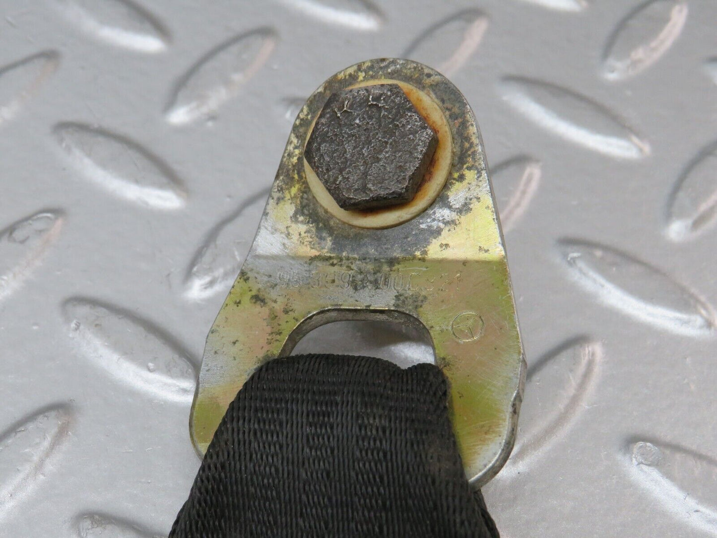 26980 Mercedes-Benz W123 240D Front Left Seat Belt 1238604786