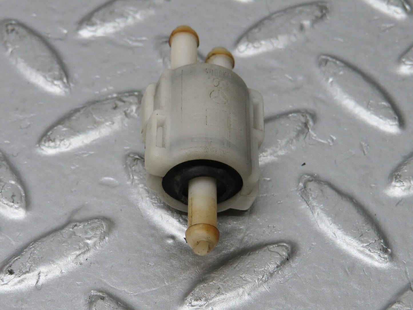 33481 Mercedes-Benz W202 C180 Windscreen Washer Valve