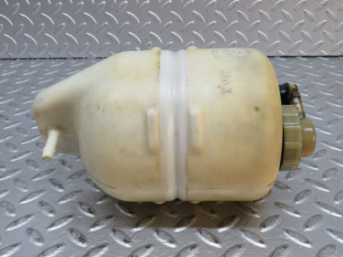 28475 Mercedes-BenzS123 240D Hydraulic Suspension Fluid Reservoir 1233270172
