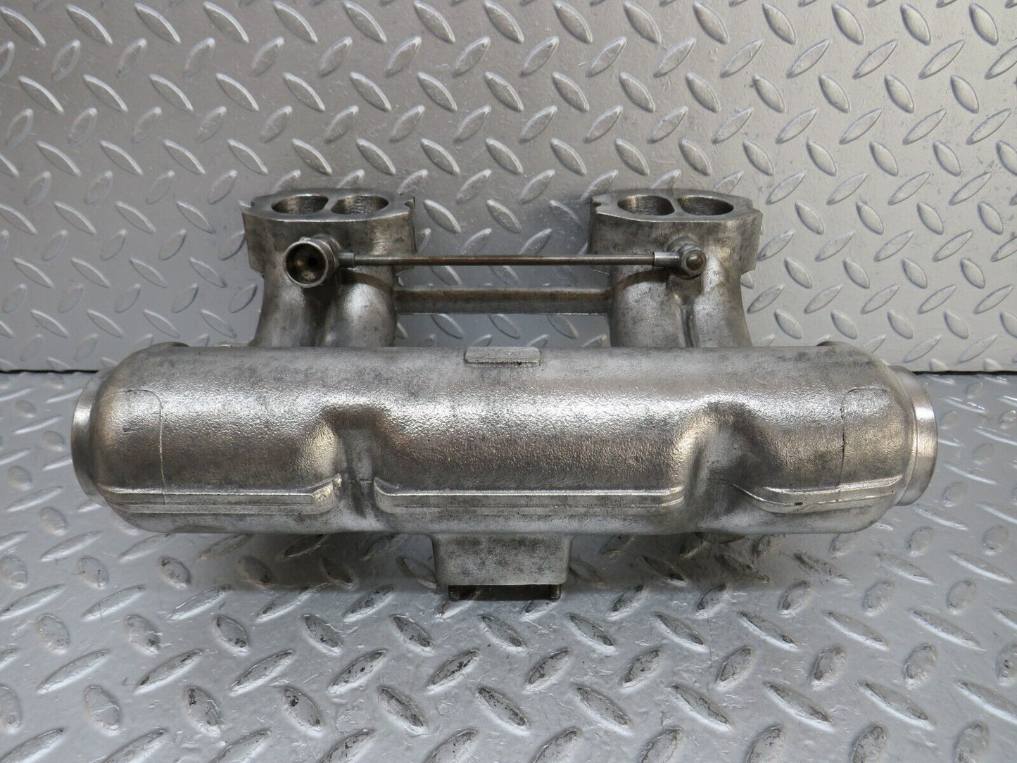 35927 Mercedes-Benz 240D OM616.912 Intake Manifold 6151410201