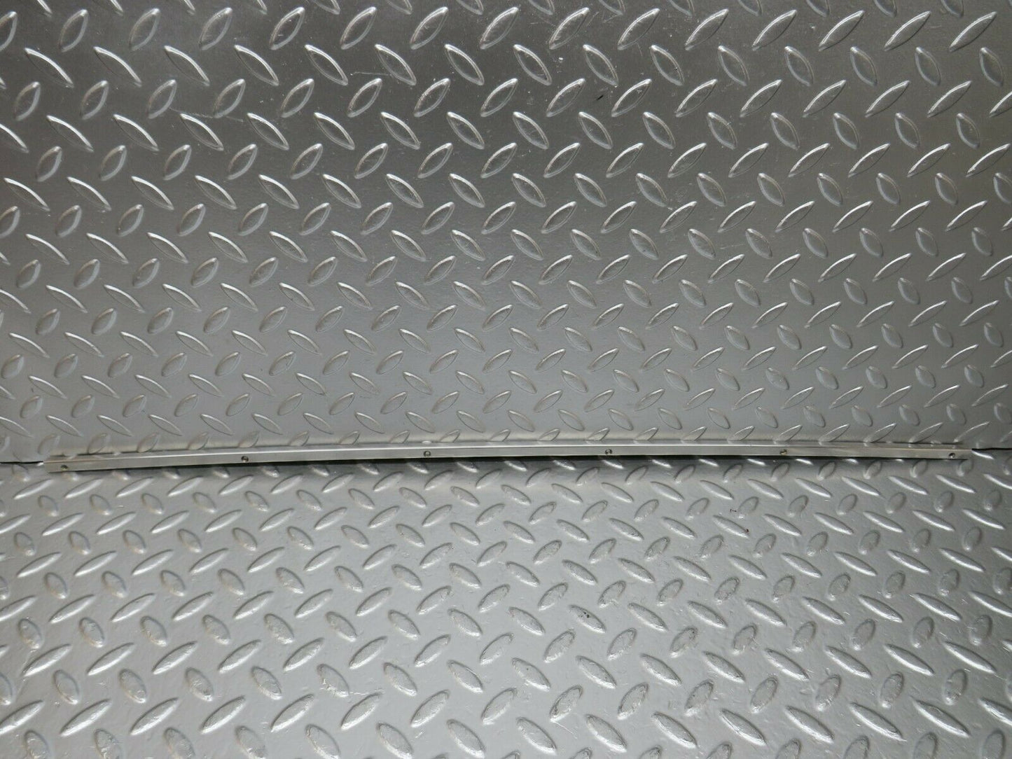 24417 Mercedes-Benz S124 220TE Wagon Sunroof Chrome Trim
