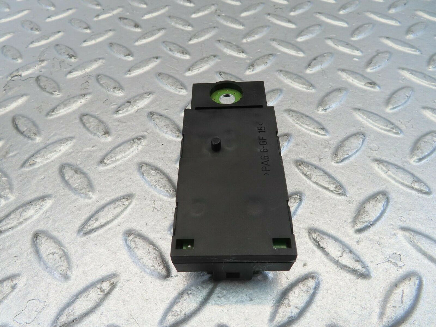 11137 Mercedes-Benz W221 S320 Antenna Module Amplifier 2218201889