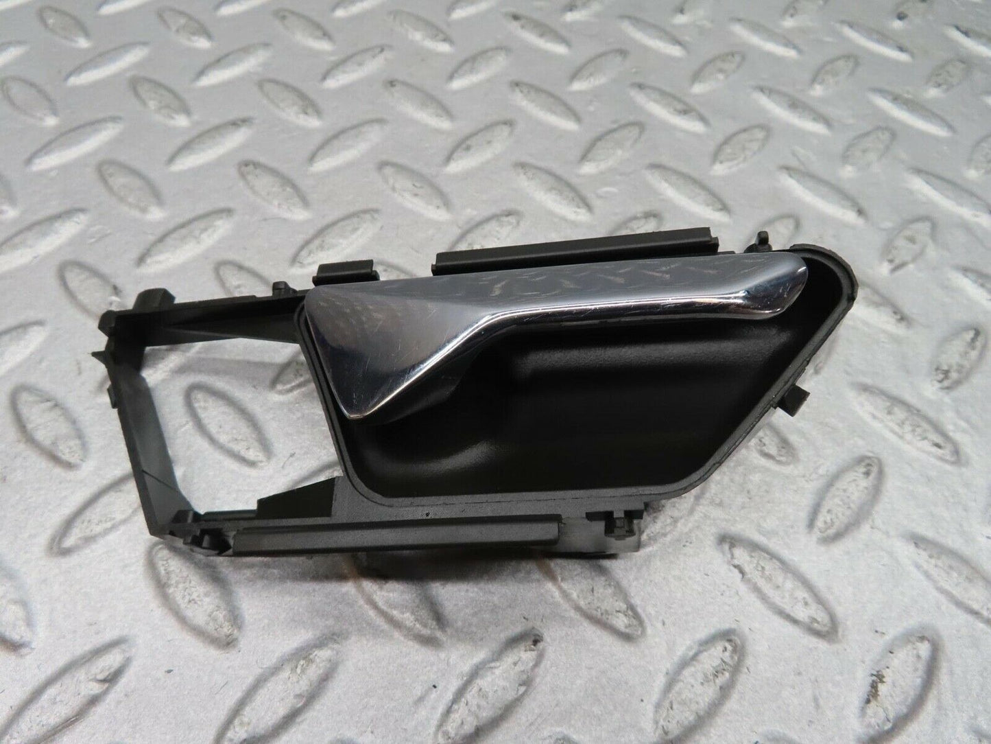 16247 Mercedes-Benz W124 260E Interior Door Handle Right Side 1247600261